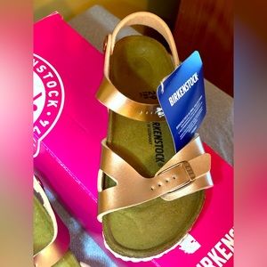 NWT & Box: Girls Birkenstock Rio Sandals - Beautiful Metallic Copper